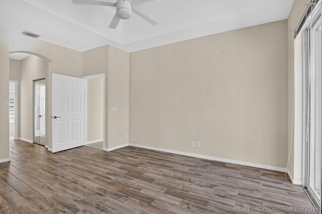 Building Photo - 10031 Lexington Estates Blvd