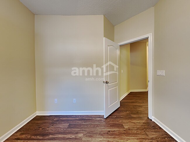 Building Photo - 795 Mosswood Chase