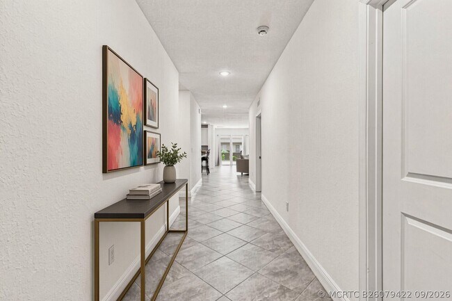 Building Photo - 226 SW Milburn Cir