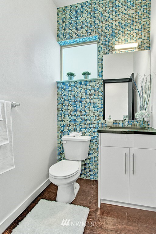 Building Photo - 2105 S Orcas St