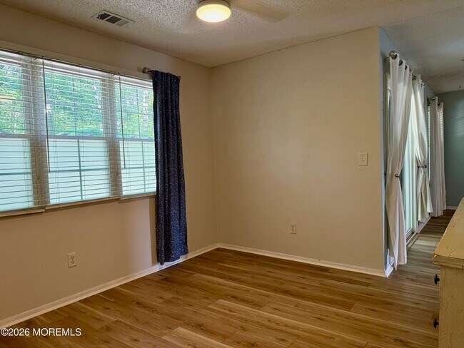 Building Photo - 1216 Waters Edge Dr