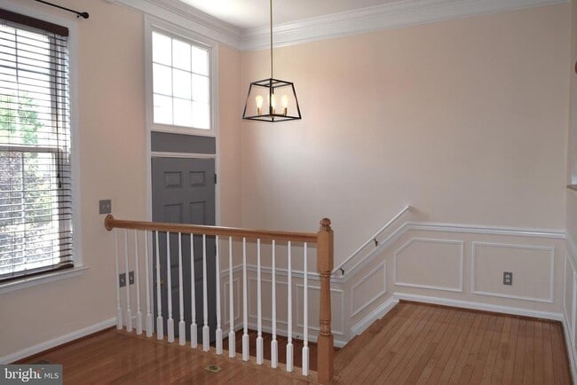 Building Photo - 43768 Virginia Manor Terrace