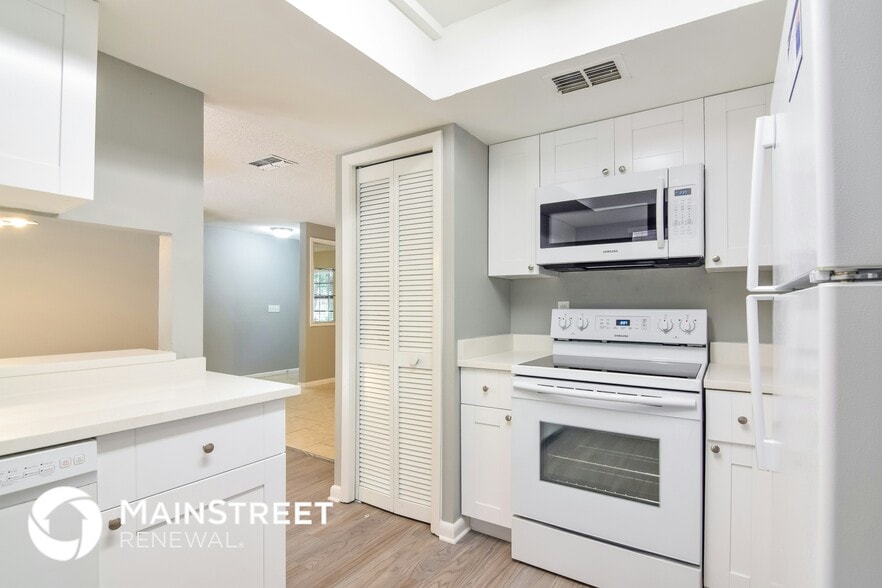 Building Photo - 8720 Christi Ct