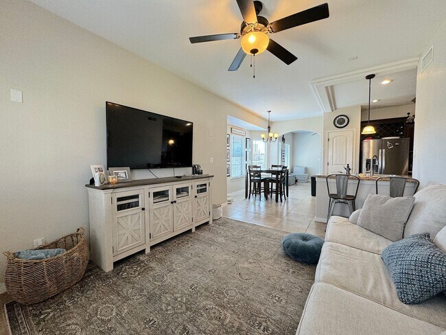 Building Photo - East El Paso 4 bed/ 2 Bath Refrig A/C Home