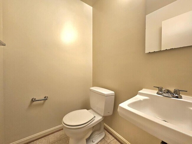 Building Photo - 4802 Treasure Ct
