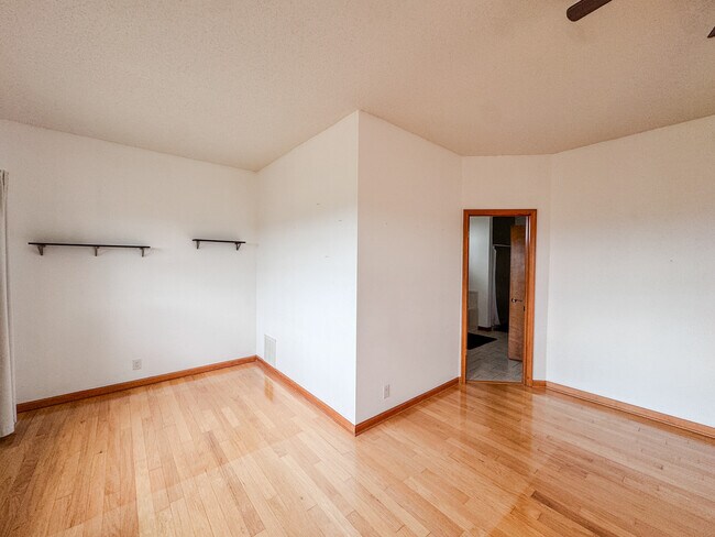 Building Photo - 27 Cadiz Ln