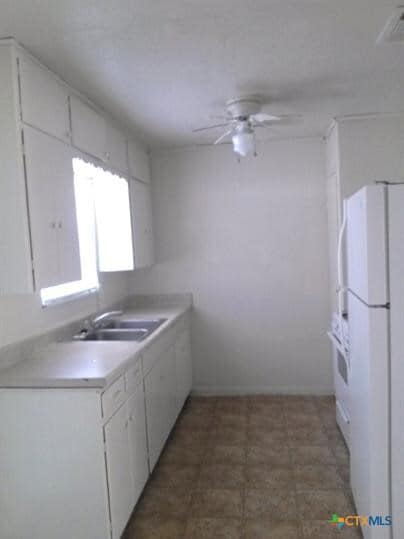 Building Photo - 503 E Dean Ave