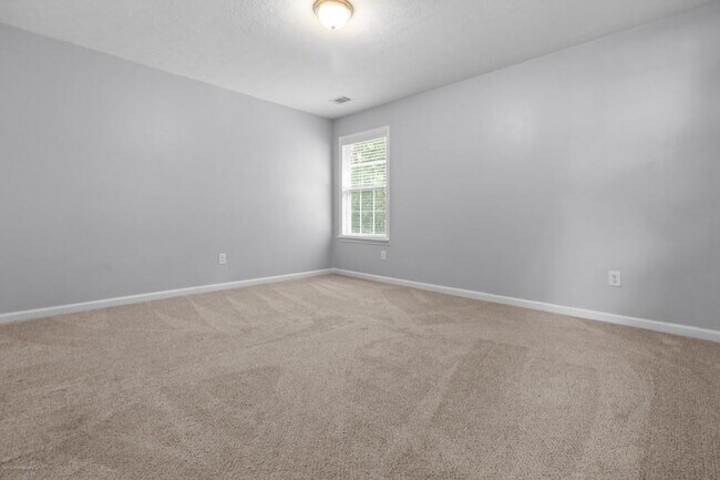 Building Photo - 2422 Temple View Dr