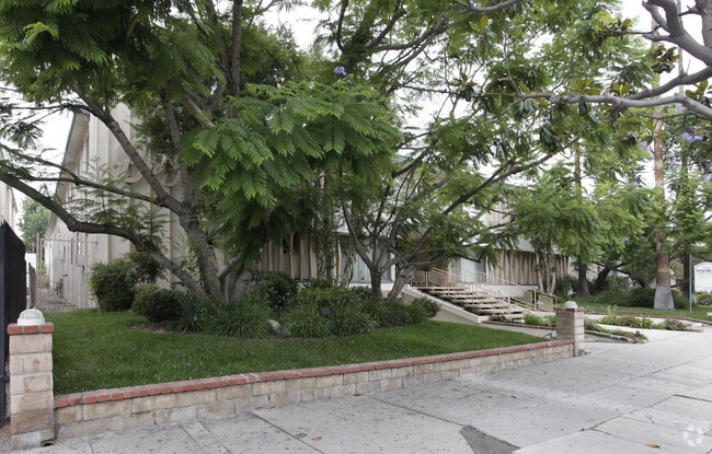Primary Photo - 11855 Magnolia Blvd