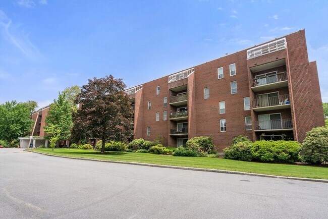 Building Photo - 50-56-56 Broadlawn Park