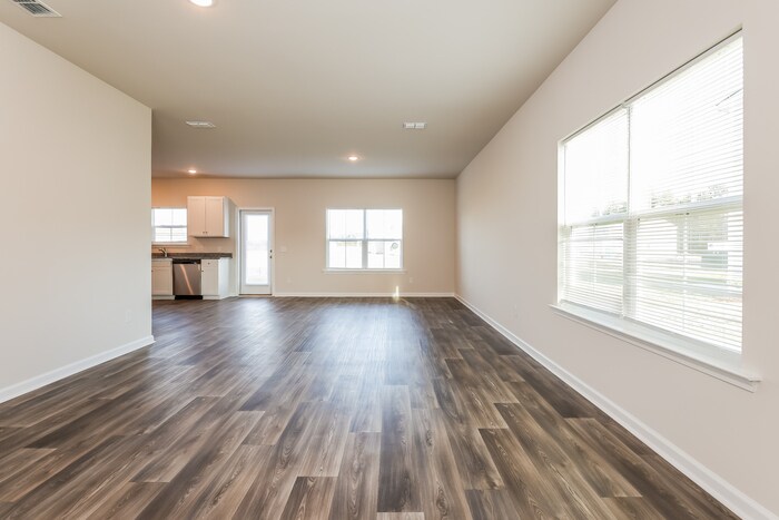 Building Photo - 208 Parkwood Vista Way