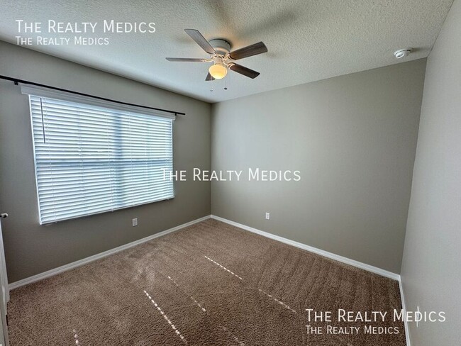 Building Photo - 404 Tanglewood Dr