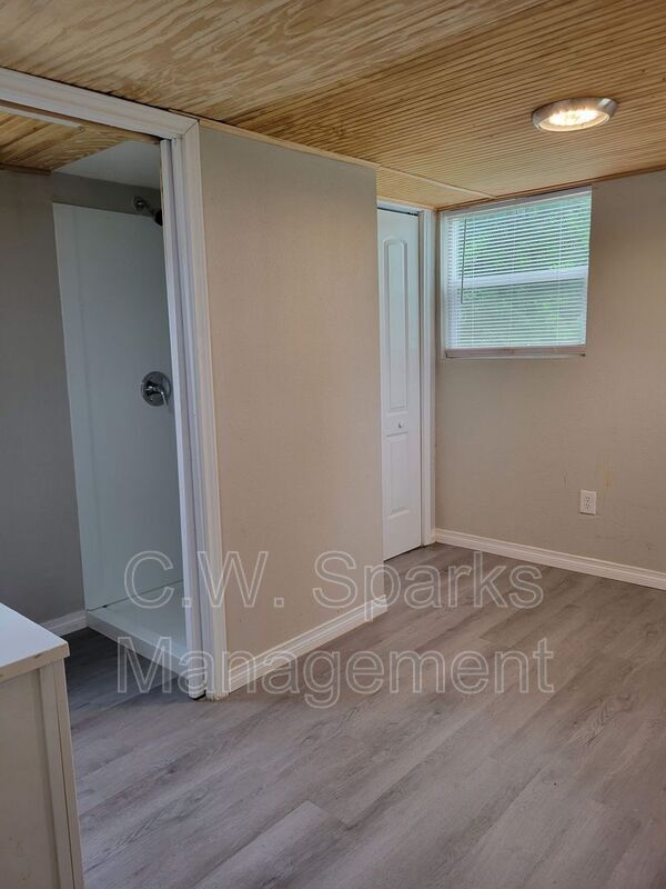 Building Photo - 310 Carson Cir