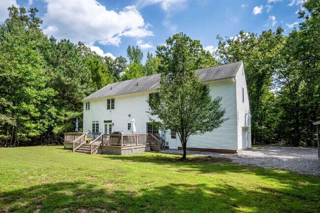 Building Photo - 4 Bedroom Home on 3.65 Acres in Moseley – Available September 22nd – $3,500/mo