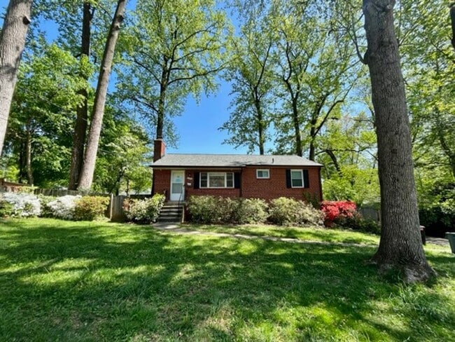 Primary Photo - 3700 Woodridge Ave