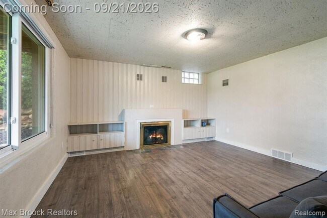Building Photo - 4151 Bluebird Dr