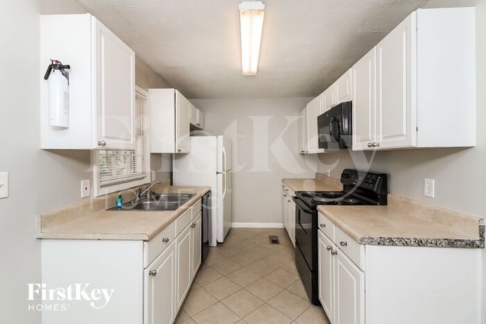 Building Photo - 1150 Rochelle Dr
