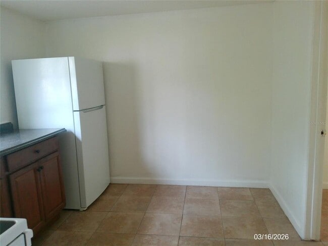 Building Photo - 808 S Central Ave