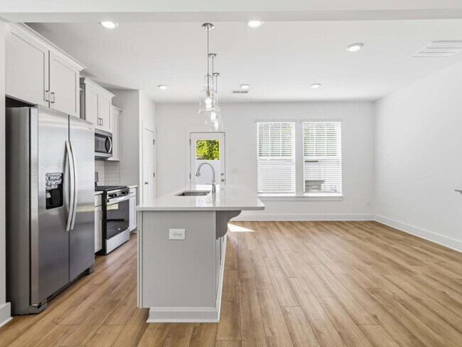 Building Photo - 105 Cobden Ct
