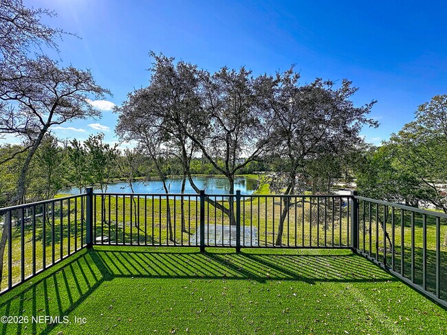 Building Photo - 2121 Broadwater Dr