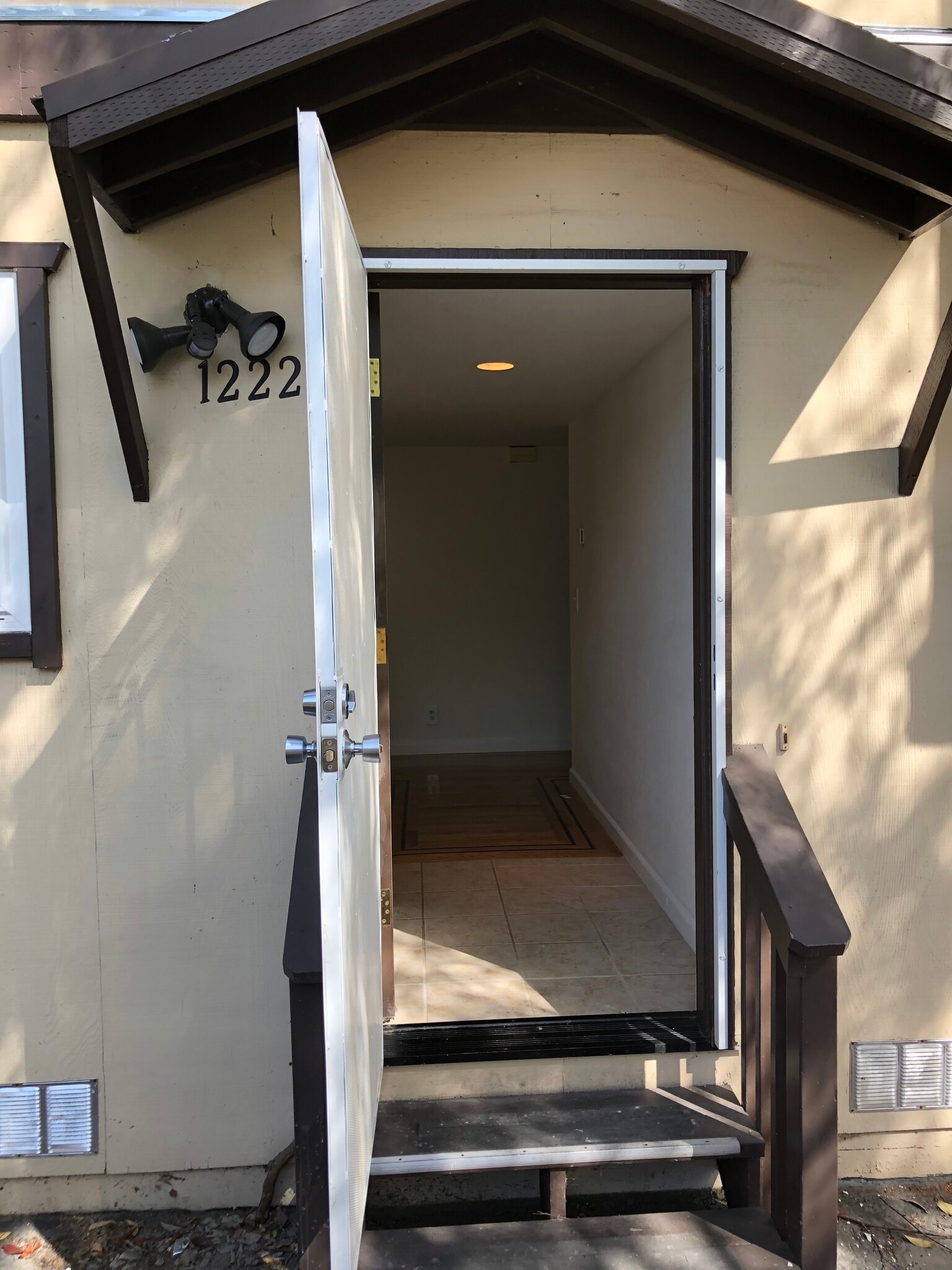 Building Photo - 1222 Sir Francis Drake Blvd