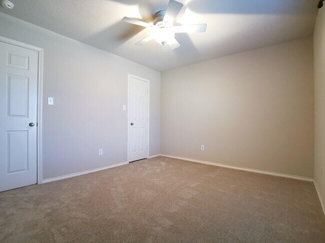 Building Photo - 3527 Hera Dr