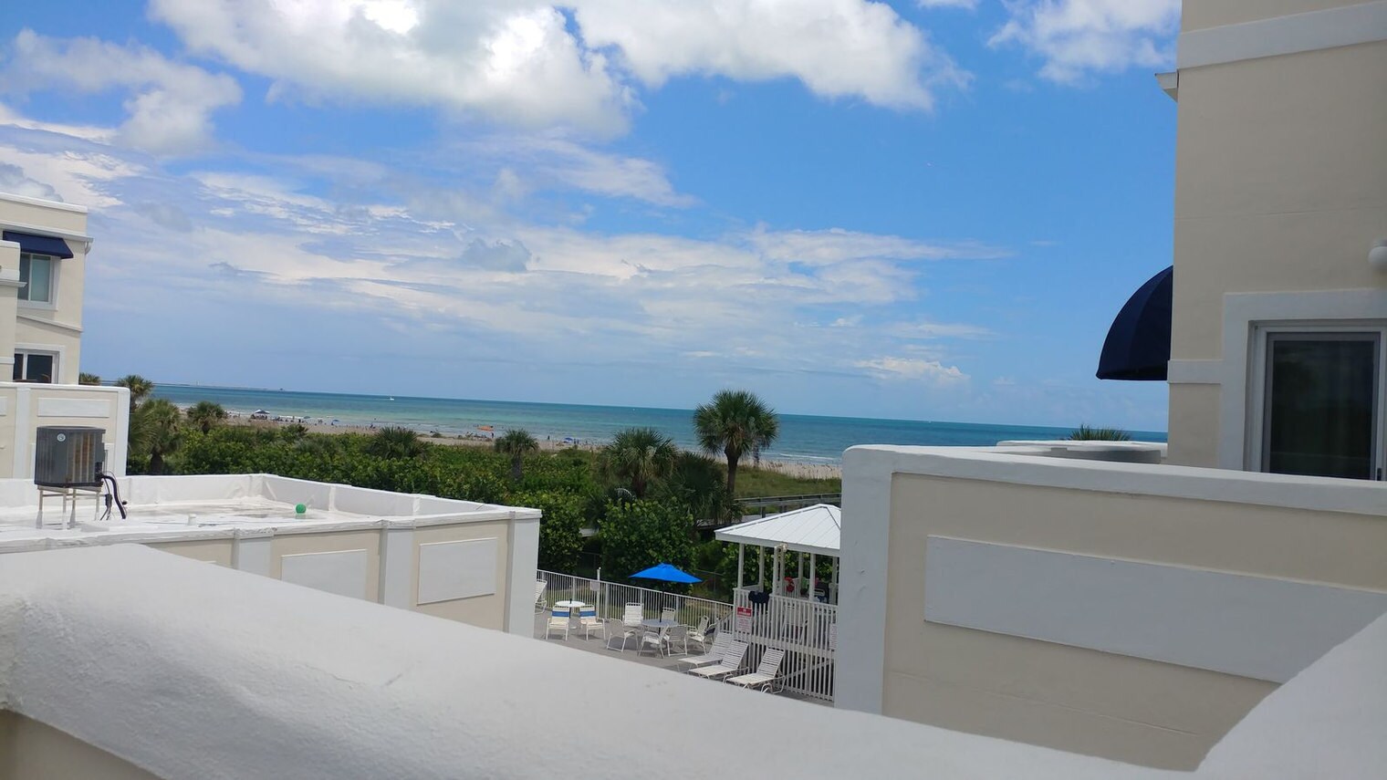 Building Photo - 8600 Ridgewood Ave