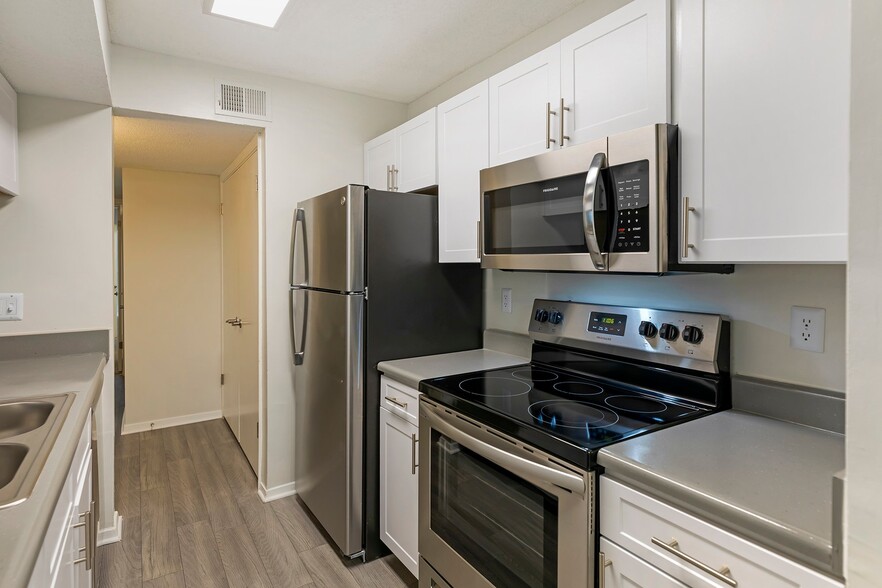 Building Photo - Southaven Pointe