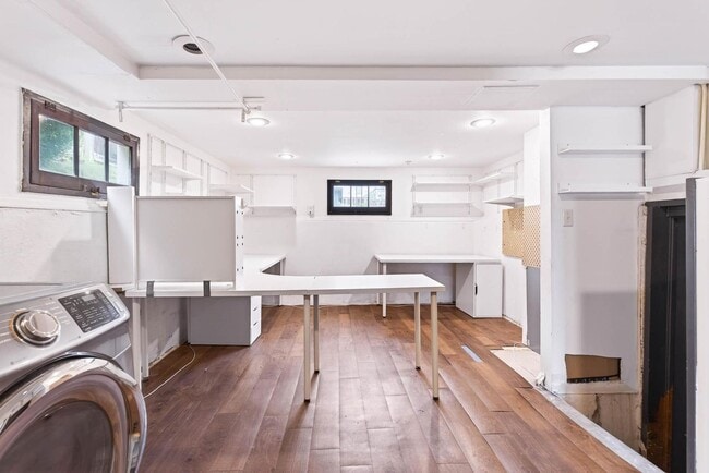 Building Photo - Vintage 3-bdrm/1-bdrm Alameda charmer—Many updates, large yard w/deck & raised beds