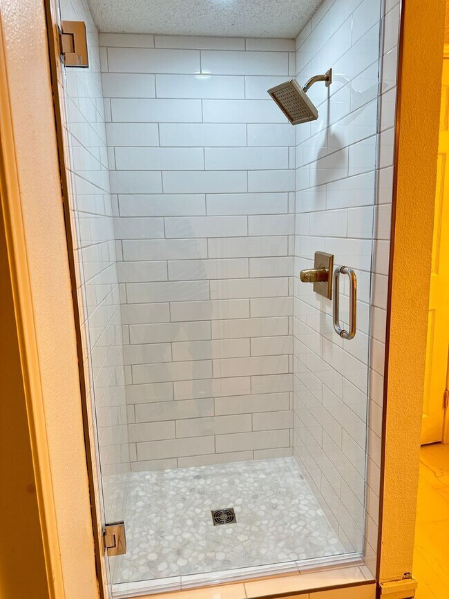 Building Photo - Pre Leasing for fall 2026! 3/2 in Heart of Lubbock!