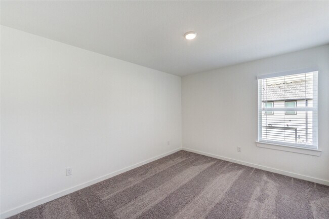 Building Photo - 11914 Carvalho Dr
