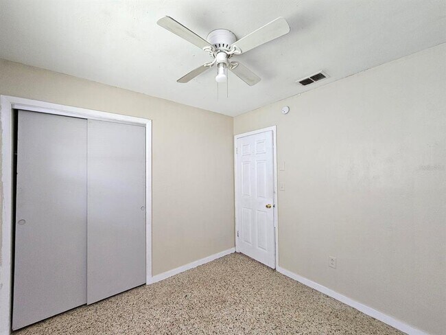 Building Photo - 1216 E Myrtle St