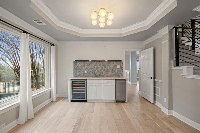 Building Photo - 2137 Rivina Dr