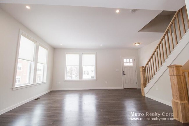 Building Photo - 37 Cottage Park Ave