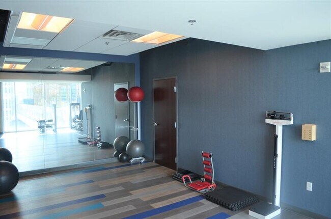 Building Photo - 400 W Peachtree St NW