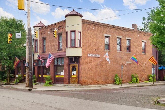 Building Photo - Unique 2 Bedroom in German Village