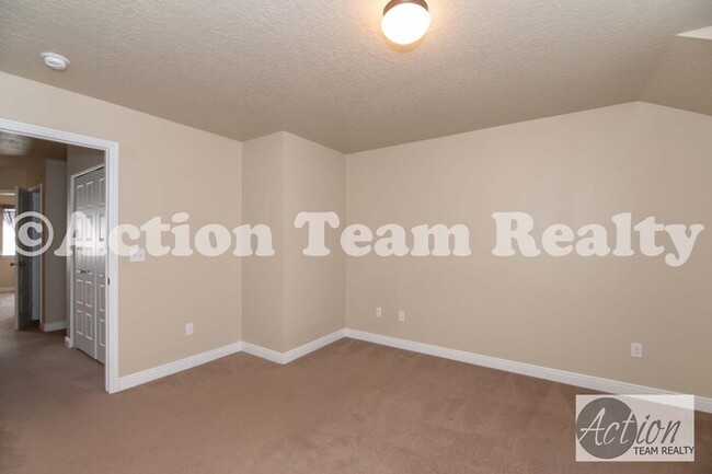 Building Photo - Townhome in Lehi