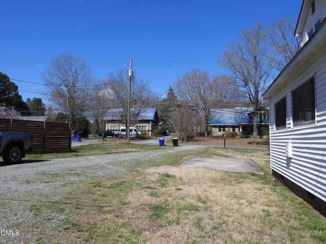 Building Photo - 483 W Salisbury St