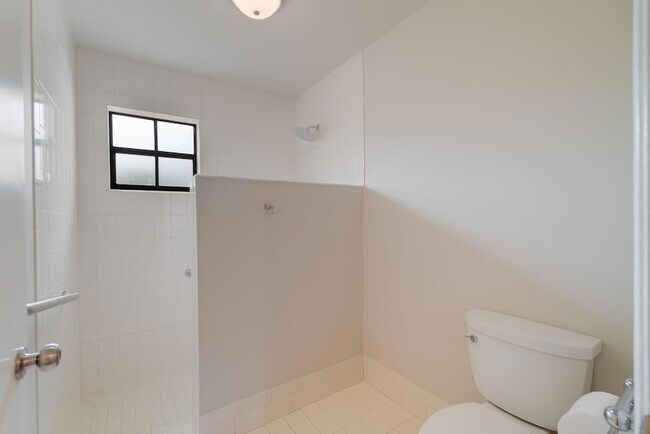 Building Photo - 13547 Fountain View Blvd
