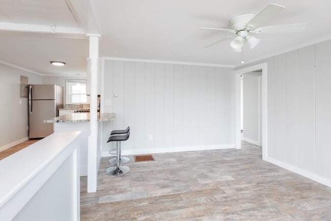 Building Photo - 140 Ashworth Ave