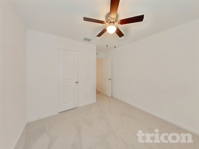 Building Photo - 806 Ginkgo Wy