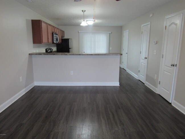 Building Photo - 216 Glen Cannon Drive