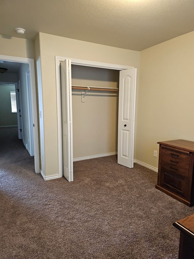 Building Photo - 6953 Hitching Post Ln