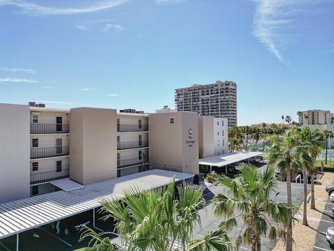 Building Photo - 7625 Sun Island Dr S