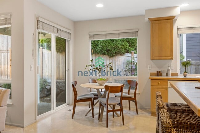 Building Photo - Stunning 3 BEDS & 2 BATH SINGLE FAMILY HOUSE FOR RENT