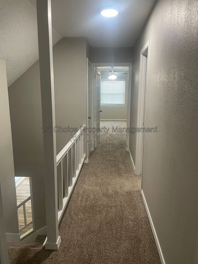 Building Photo - 1516 Oakridge Ct W