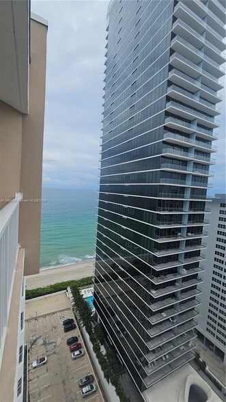 Building Photo - 1980 S Ocean Dr