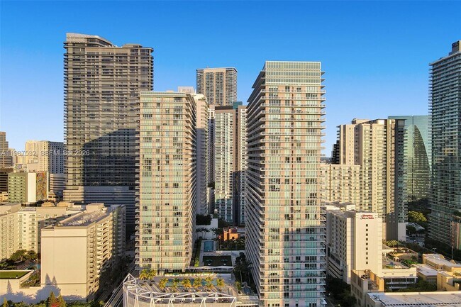 Building Photo - 1111 SW 1st Ave