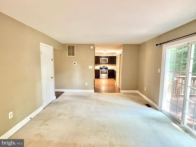 Building Photo - 15407 Skyline Dr