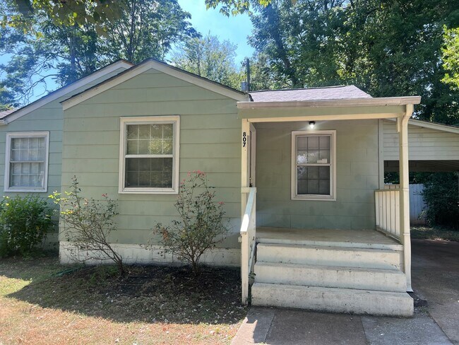 Primary Photo - Charming Home with Great Location...Available Today!